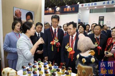 第十八届庆阳香包民俗文化节开幕